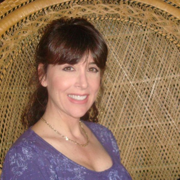 Meet your Posher, Laura - Picture 1 of 1